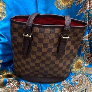 Louis Vuitton Damier Bucket Bag